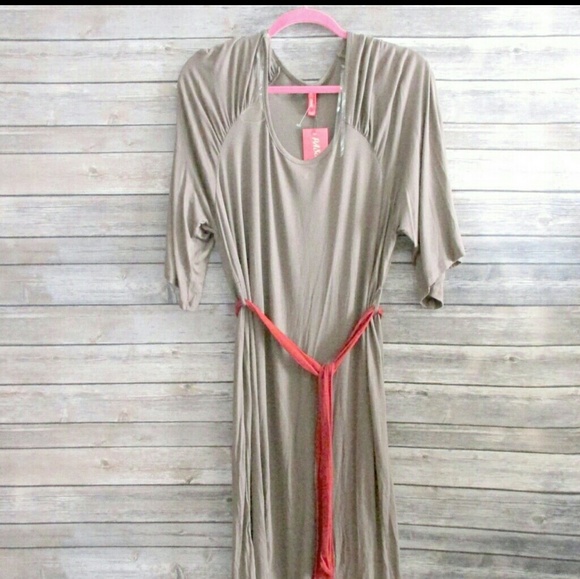 Passport Dresses & Skirts - NWT!  Gorgeous jersey dress! 😙